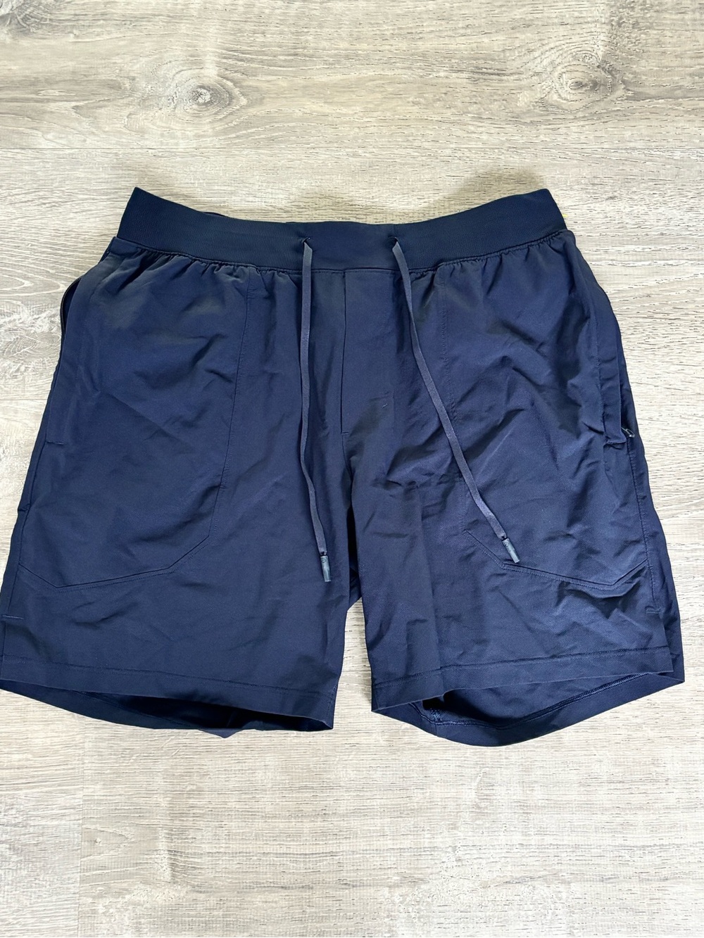 lululemon T.H.E. Linerless Short Mens Medium
Gently used